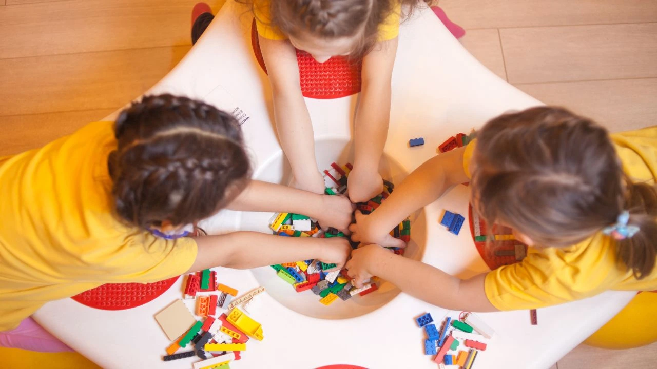 A LUDICIDADE E A PRÁXIS PEDAGÓGICA NO DESENVOLVIMENTO NA EDUCAÇÃO INFANTIL